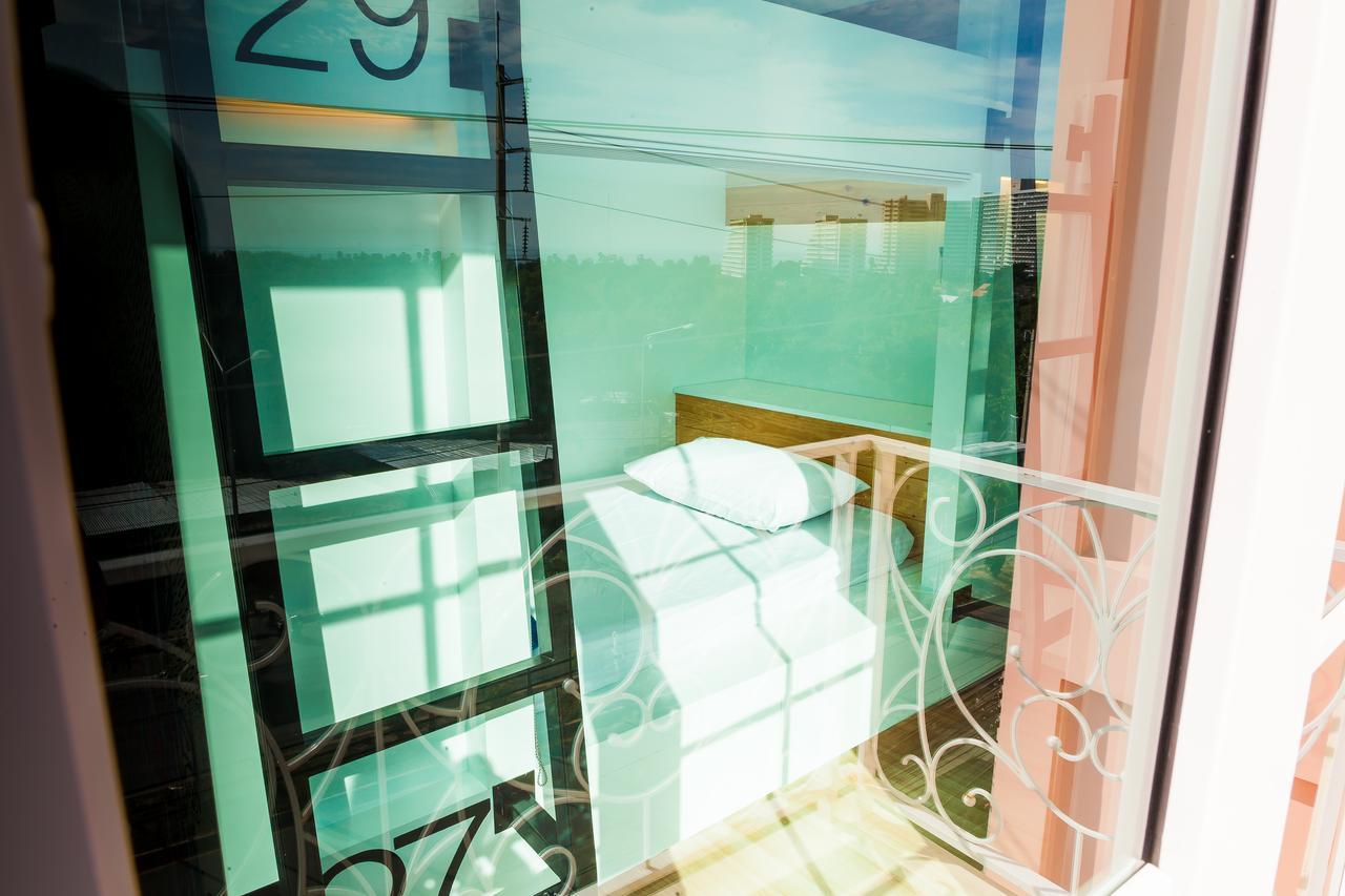 Travel Light Hostel Pattaya Exterior foto